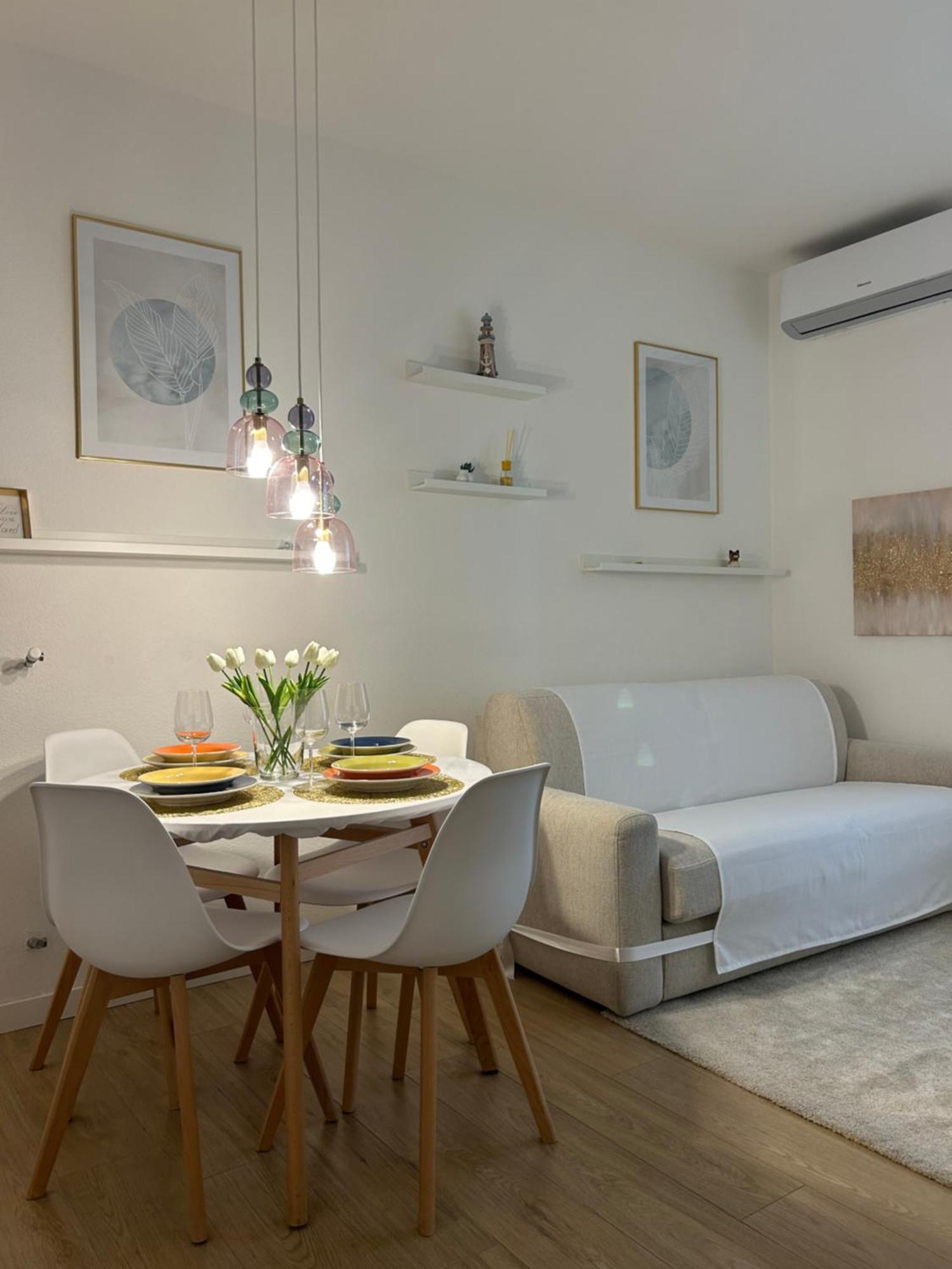 V&C Home Rental Specialist Appartamenti Fronte Lago Maggiore Germignaga エクステリア 写真